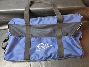 lot 339 image: Nike Duffle Bag