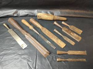 lot 376 image: Woodworking Chisel Pieces