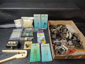 lot 414 image: Electronics Parts