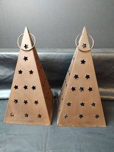 lot 426 image: Cone-Shaped Lanterns
