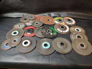 lot 462 image: Grinding and Flap Discs, Mixed Sizes and Grits
