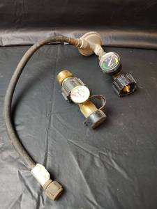 lot 470 image: Propane Gas Gauge Regulators  with Dial Indicators and Hose