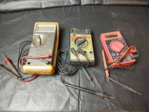 lot 471 image: Digital Multimeters Fluke 73, Amprobe AM-12 and Cen-Tech