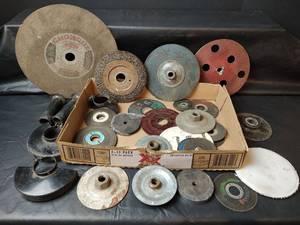 lot 489 image: Grinding Wheels, Discs and Brushes