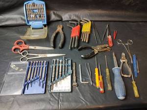 lot 498 image: Assorted Tools, Drill Bits, Hex Keys and More