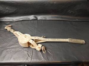 lot 510 image: Come-A-Long