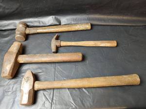 lot 516 image: Vintage Hammers