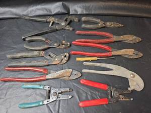 lot 520 image: Hand Tools Pliers, Cutters, and Wire Strippers