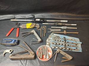 lot 535 image: Assorted Tools