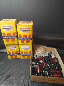 lot 550 image: Winchester Western Molded Fiber Wads,, Cardboard Wads and Assecories