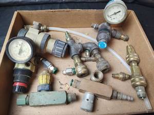 lot 555 image: Pneumatic Fittings, Regulators, Gauges and Couplers