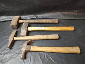 lot 564 image: Assorted Hammers
