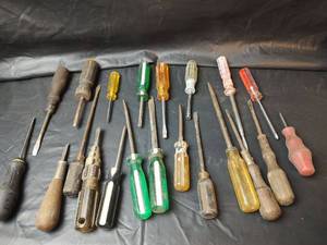lot 572 image: Screwdrivers