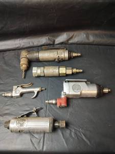 lot 574 image: Pneumatic Air Tools