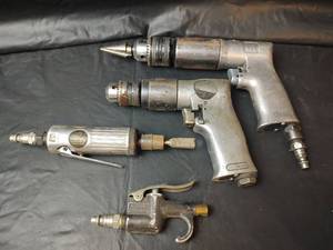 lot 575 image: Pneumatic Air Tools