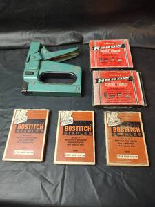 lot 579 image: Bostitch Stapler with Staples