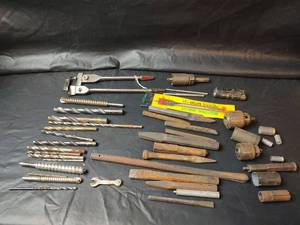 lot 586 image: Drill Bits, Chisels, Wrenches and Accessories