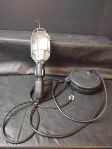 lot 600 image: Trouble Light with Reel Cage Guard, Tested