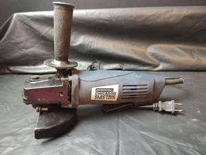 lot 617 image: Chicago Electric 4.5 Angle Grinder, Tested