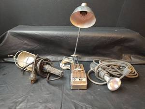 lot 621 image: Assorted Work Lamps