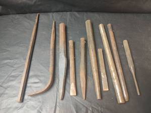 lot 628 image: Chisels and Punches