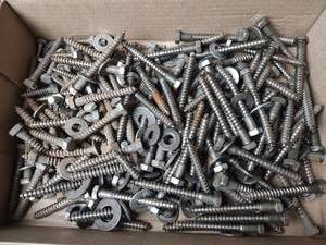 lot 640 image: Assorted Screws and Washers