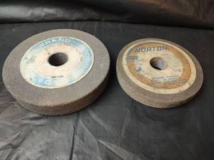 lot 644 image: Grinding Wheels )See pictures for size)
