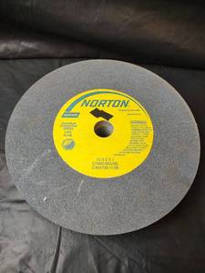 lot 645 image: New Norton 10 x 2 x 1 Grinding Wheel