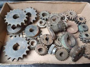 lot 668 image: Assorted Metal Gears and Sprockets