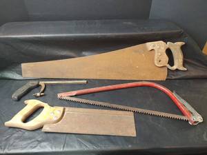 lot 672 image: Assorted Hand Saws