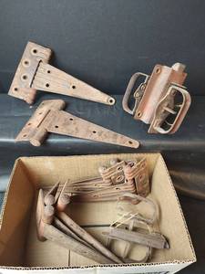 lot 675 image: Vintage Hinges and Handles