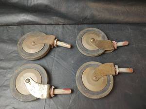 lot 677 image: Casters