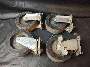 lot 679 image: Casters with Swivel Locks
