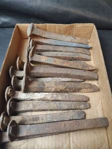 lot 685 image: Vintage Railroad Spikes