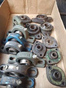 lot 689 image: Dodge Pillow Block Bearings and Bearing Housings, Mixed Sizes