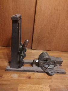 lot 694 image: Bench Vise with Drill Press Attachment