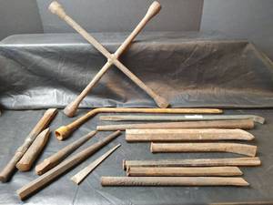 lot 704 image: Tire Iron, Lug Wrench, Chisels, Punches, Pry Bars and Metal Rods