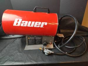 lot 709 image: Bauer BTU Forced Air Propane Portable Heater