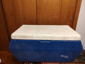 lot 725 image: Gott 80 Cooler 80 Qt