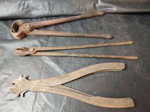 lot 735 image: Vintage Blacksmith Long Handled Forging Tools