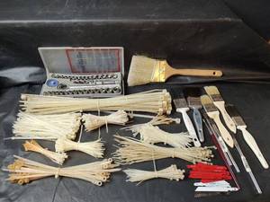 lot 739 image: 40 Piece Socket Set, Brushes, Cable Ties and Metal Cutting Blades