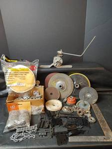 lot 752 image: Assorted Lot - Household and Automobile