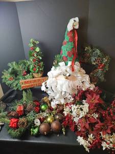 lot 761 image: Assorted Holiday Collection