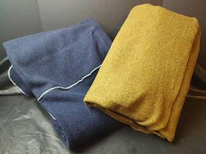 lot 771 image: Wool Blankets, Navy and Army Green, Twin Full Size