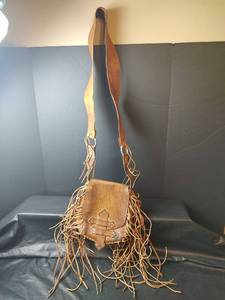 lot 774 image: Leather Mountain Mans Possible Bag
