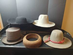 lot 781 image: Antique Hat Makers Wooden Block and Hat Mold with Vintage Hats