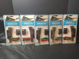 lot 795 image: Remote Control Switch N Scale Model Railroad Track,  qty 5