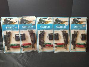lot 796 image: Remote Control Switch N Scale Model Railroad Track, qty 5