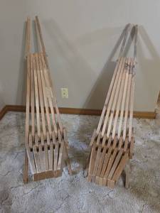 lot 810 image: Pair of Wooden Slatted Folding Lounge Chairs