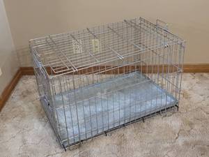 lot 819 image: Central Metal Products Wire Pet Cage with Metal Pan